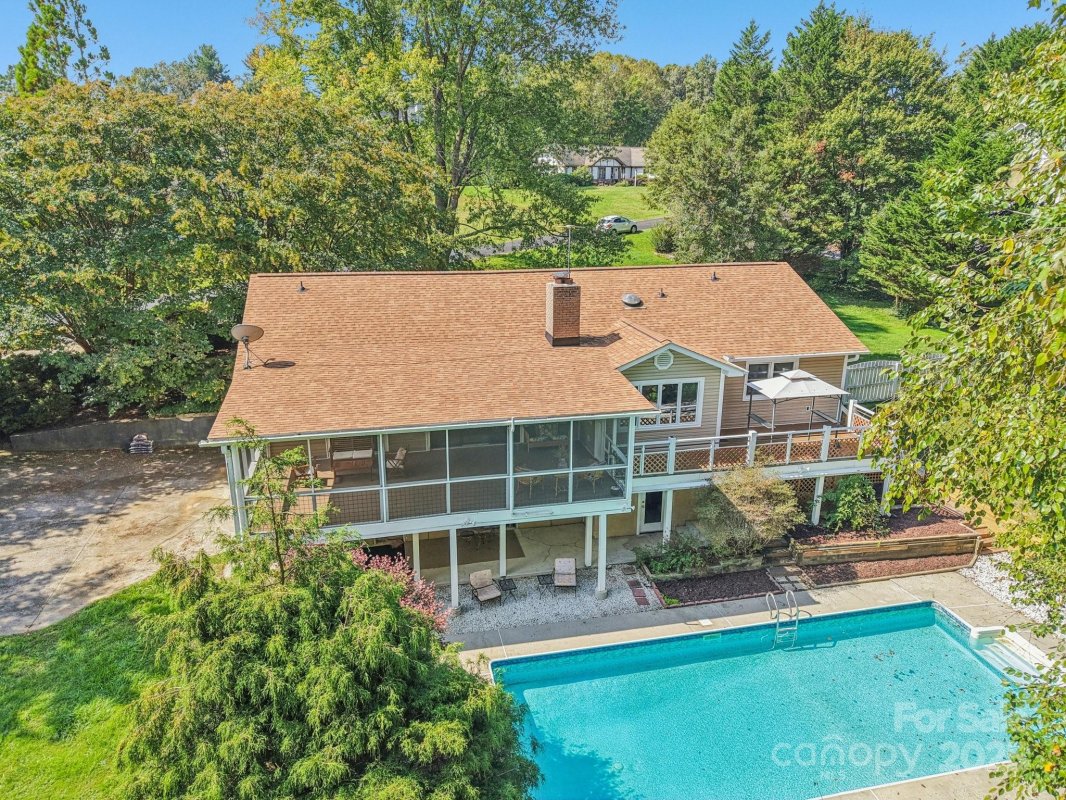 16 Amber Drive