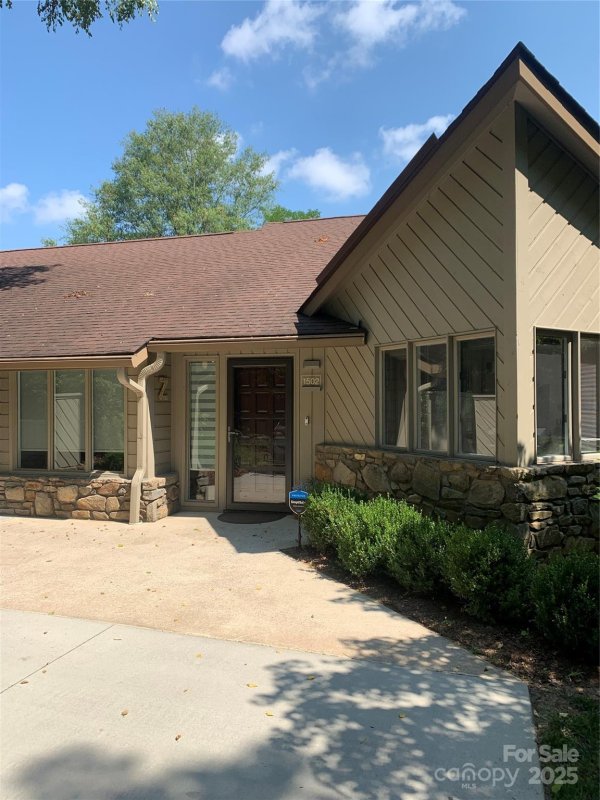 1502 Timber Drive