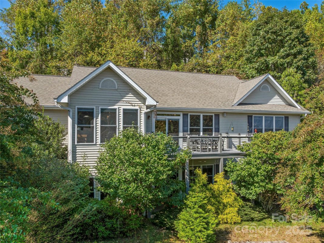 222 Bay Laurel Lane