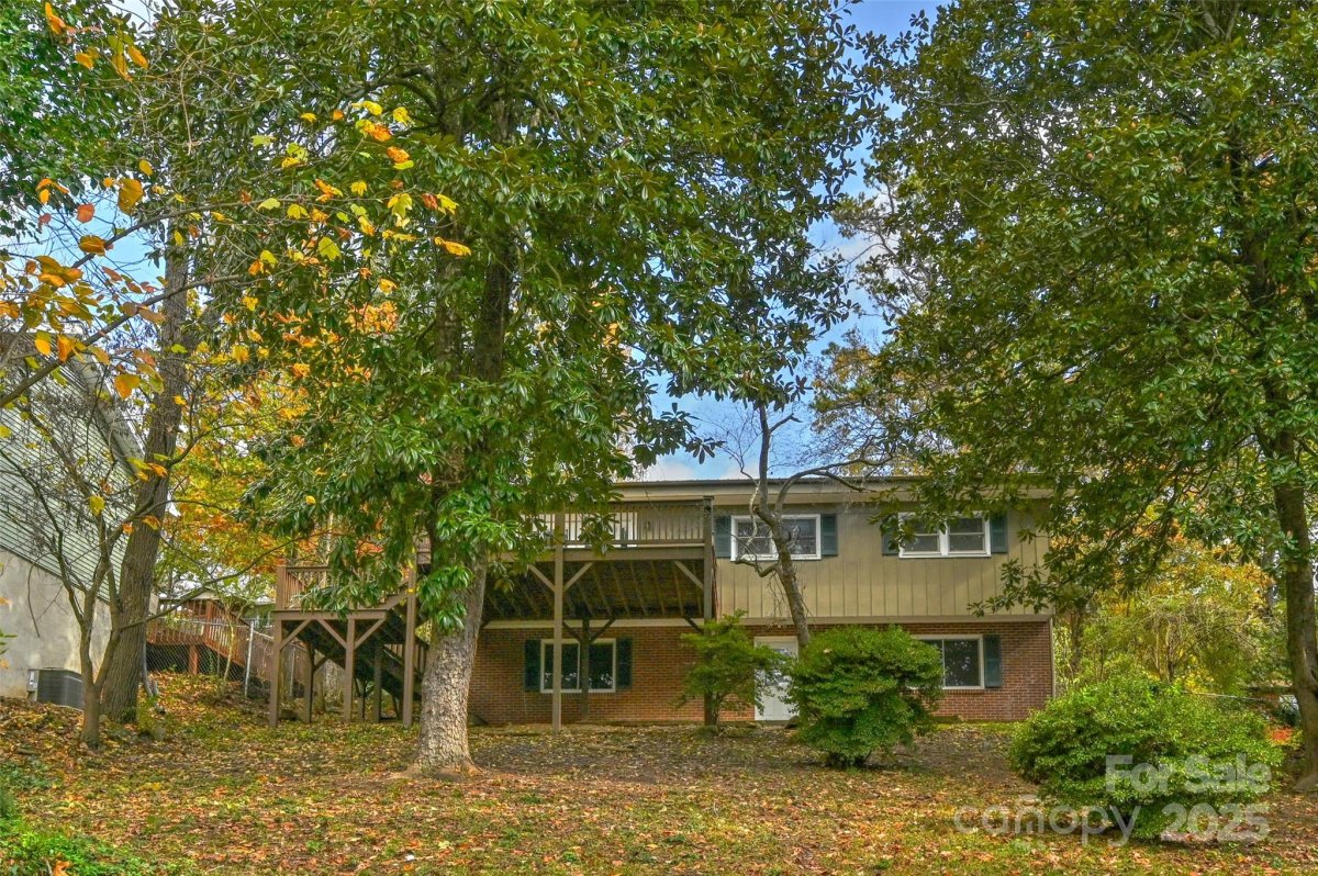 22 E Shore Drive