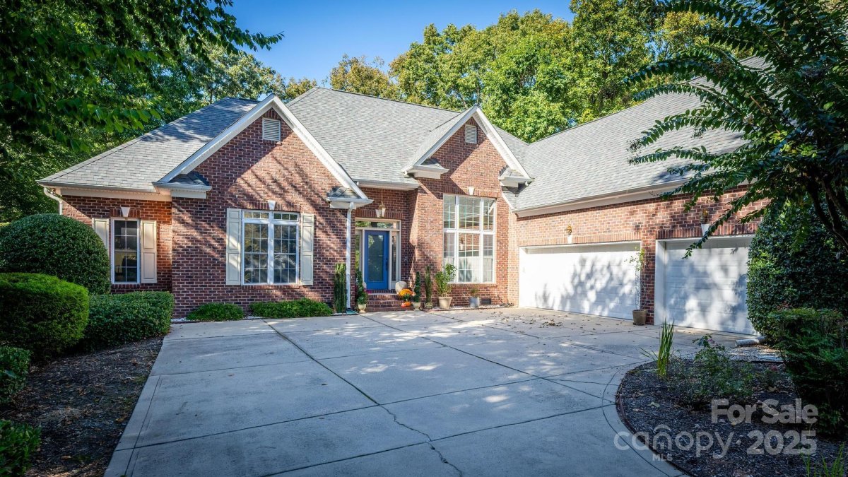 7843 Nine Iron Court