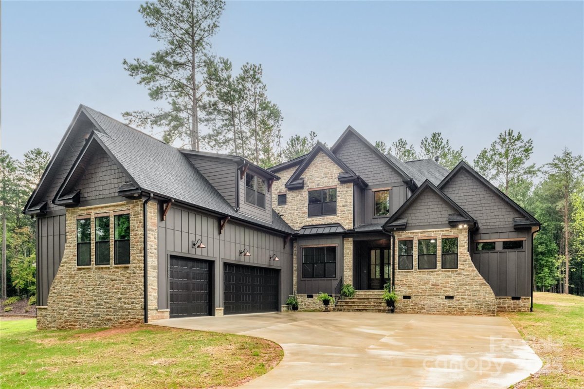 4488 Mirror Lake Drive