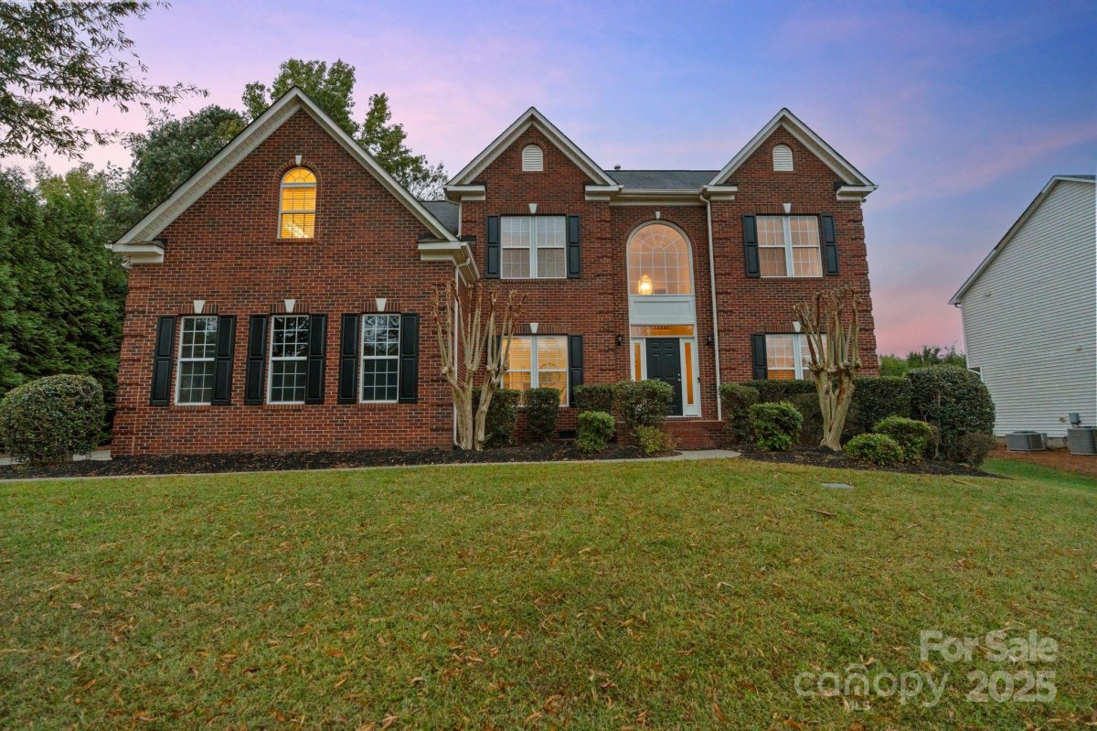 3213 Strawberry Lane