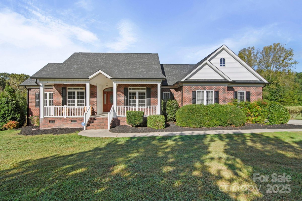 5106 Pond Bluff Drive