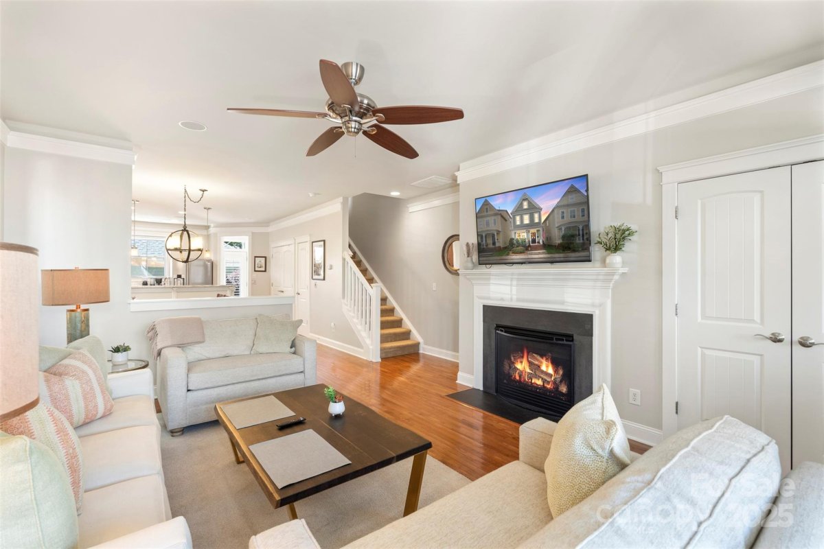 531 Dubois Court