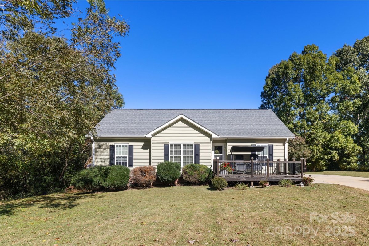 638 Acorn Acres Road