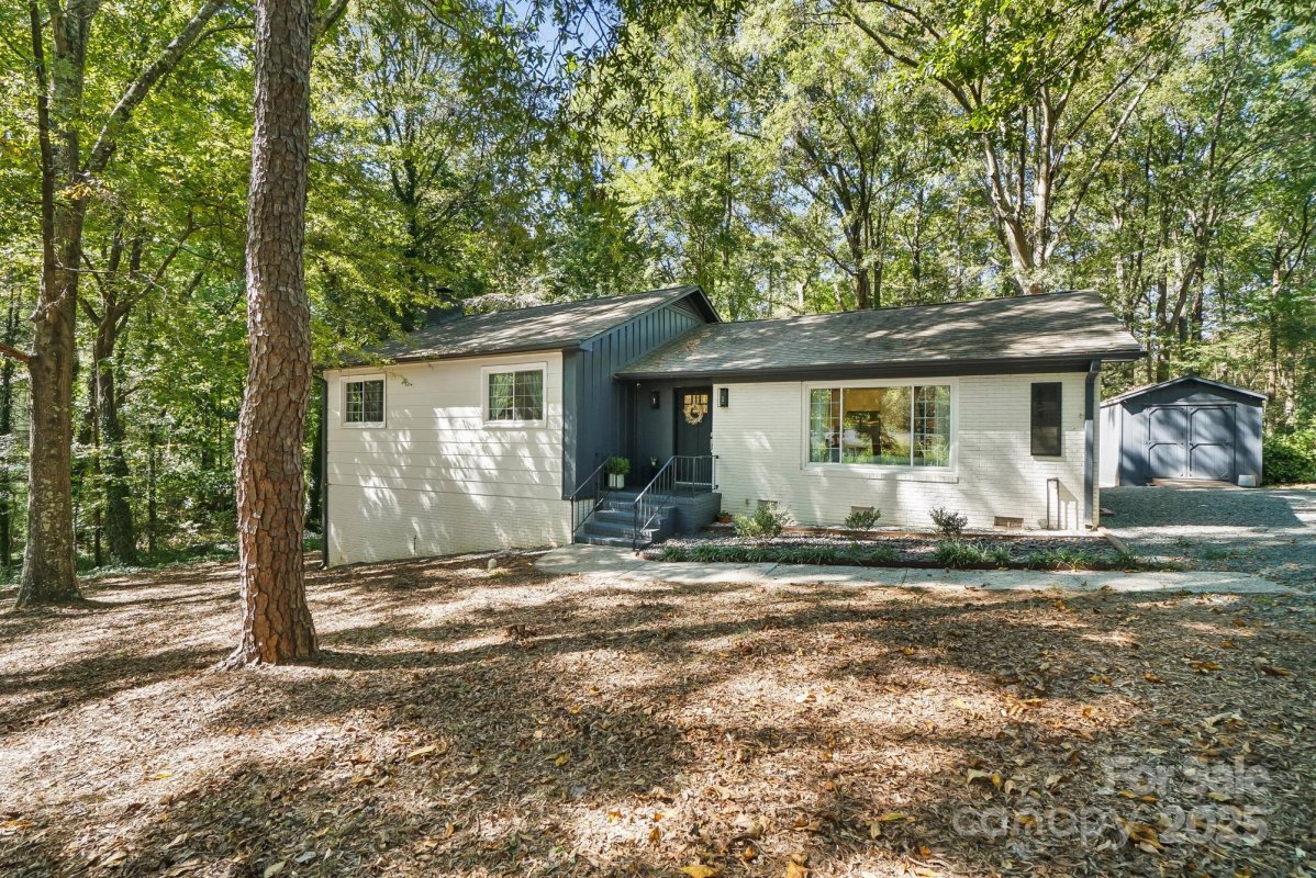 6641 Lakeside Drive