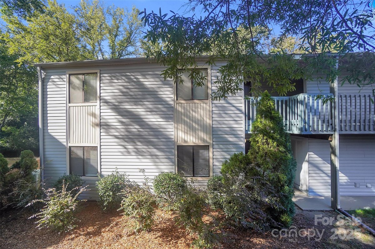 11102 Harrowfield Road