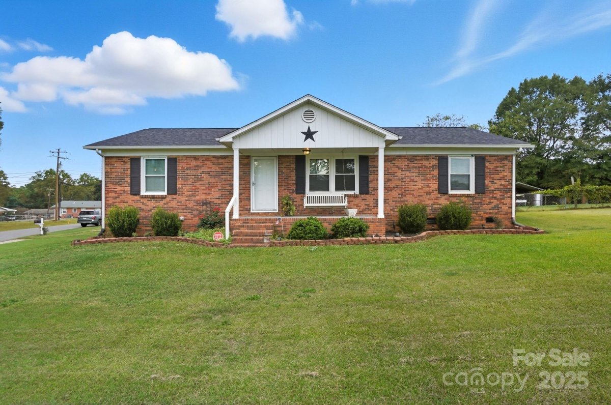3923 Windwood Drive