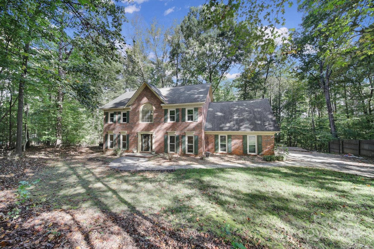 5026 Spicebush Court