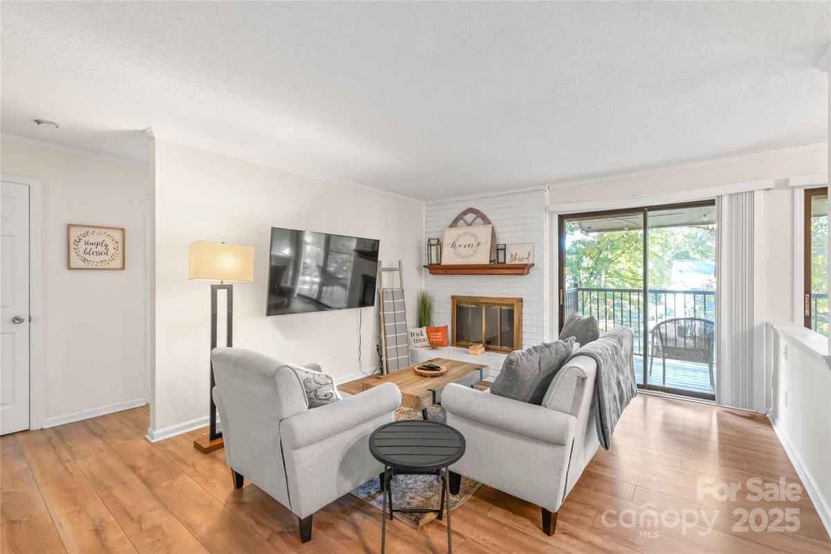 11058 Cedar View Road