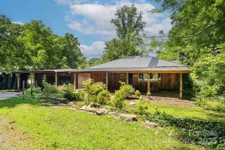 18 Oak Drive
