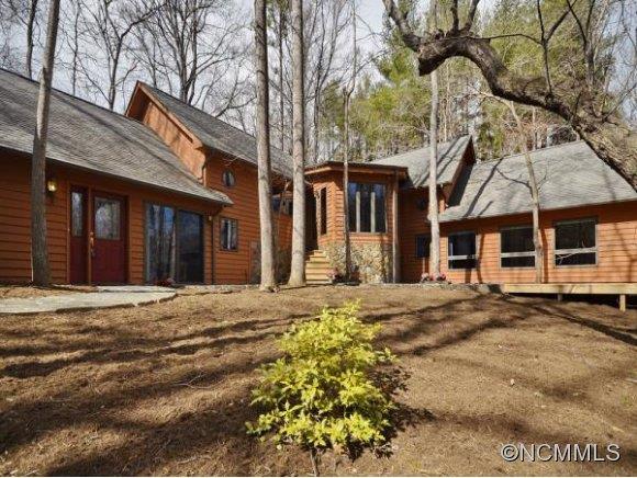 14 Oak Hollow Dr