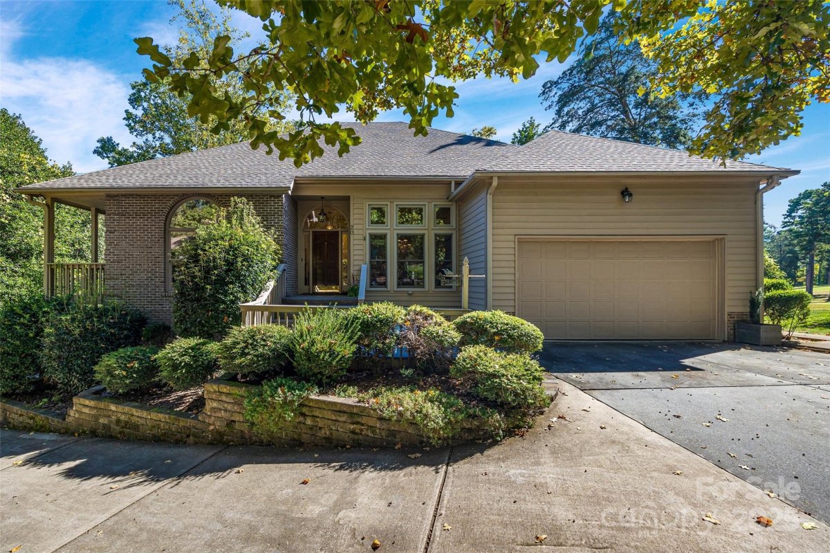 20 Pine Knoll Drive