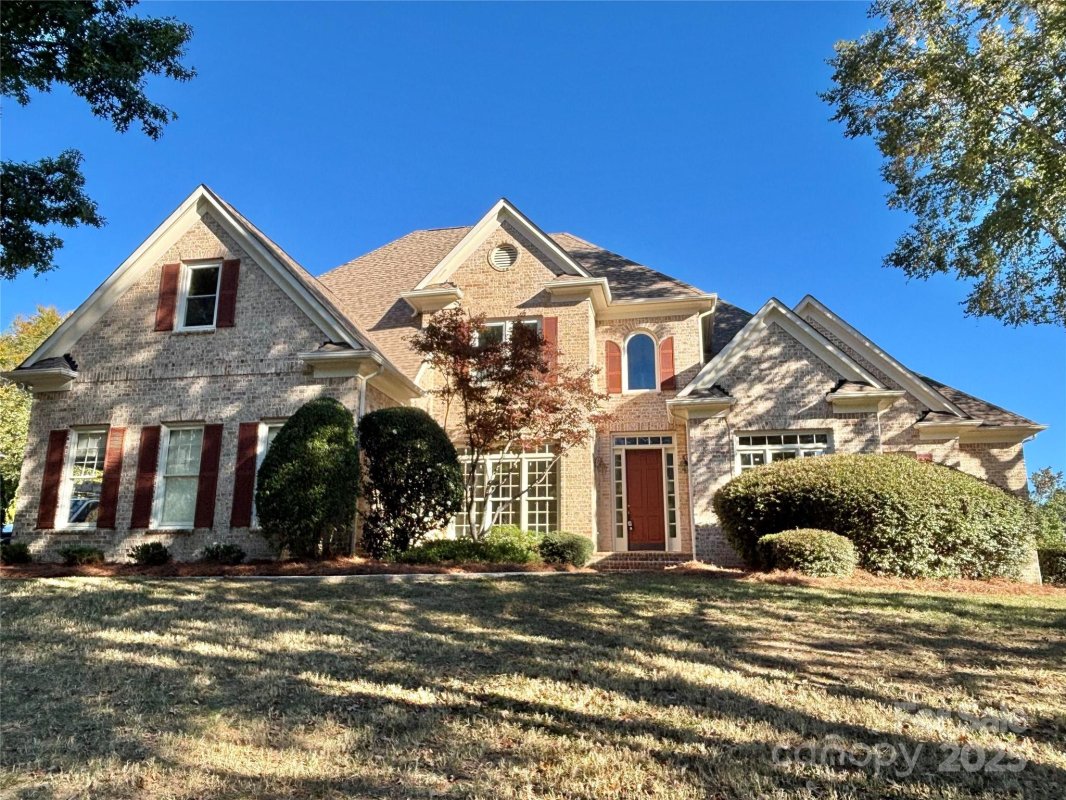 8000 Rockland Trail