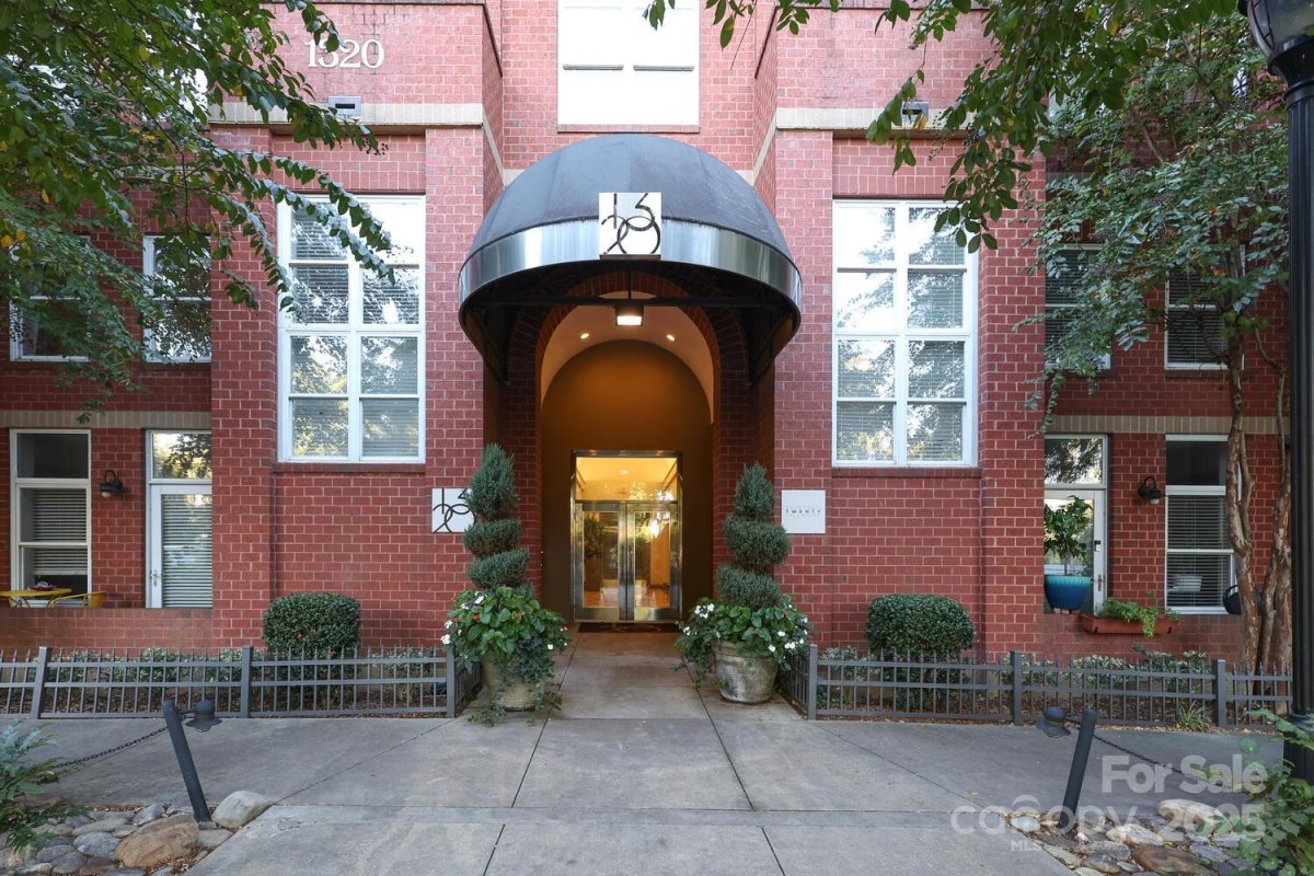 1320 Fillmore Avenue 305