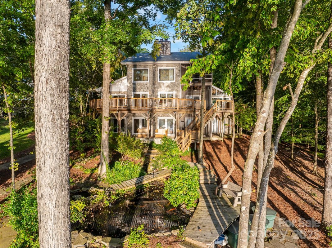 122 Mountain Harbor Drive