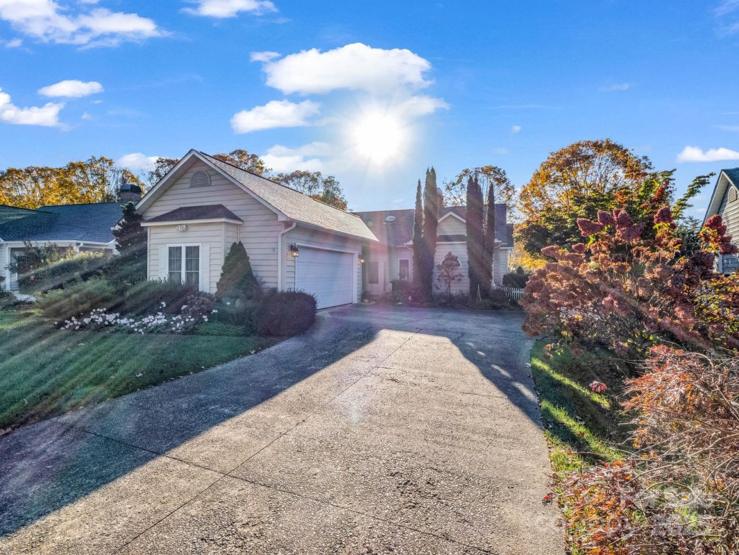 276 Cambridge Drive