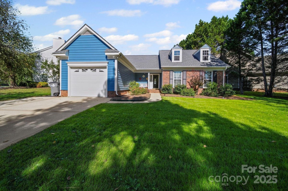 1975 Stratton Court