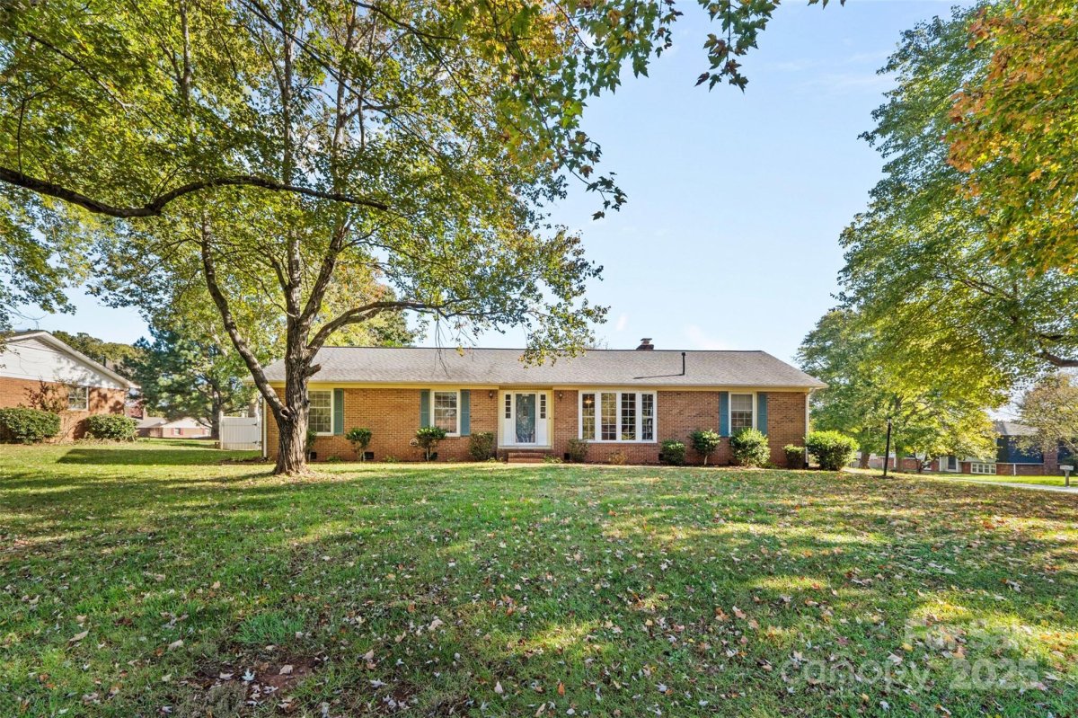 2010 Elizabeth Avenue