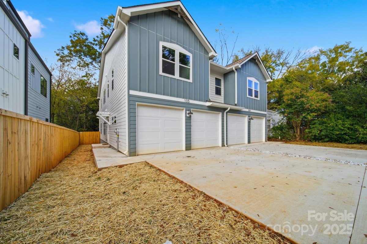 105 N Smallwood Place