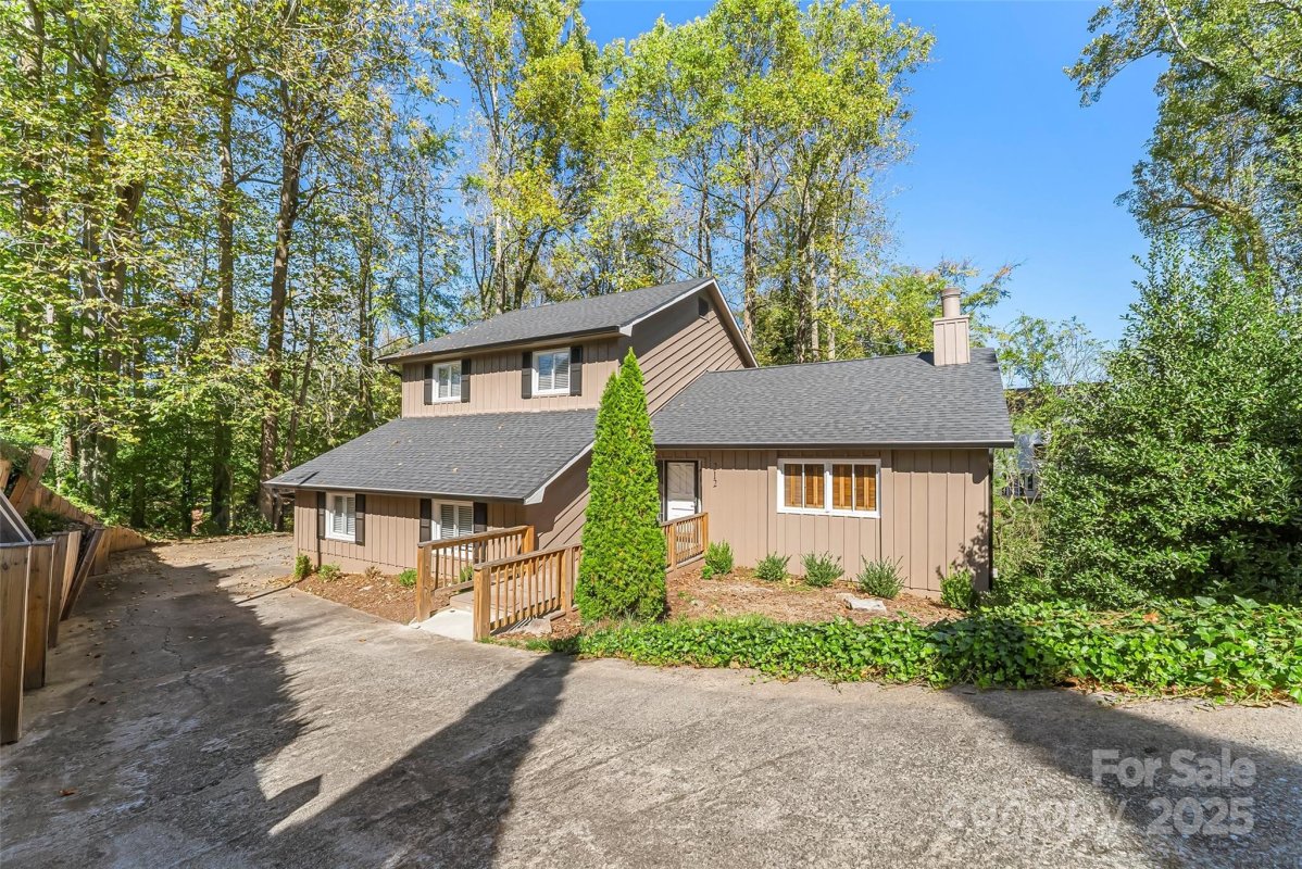 212 Riverside Drive