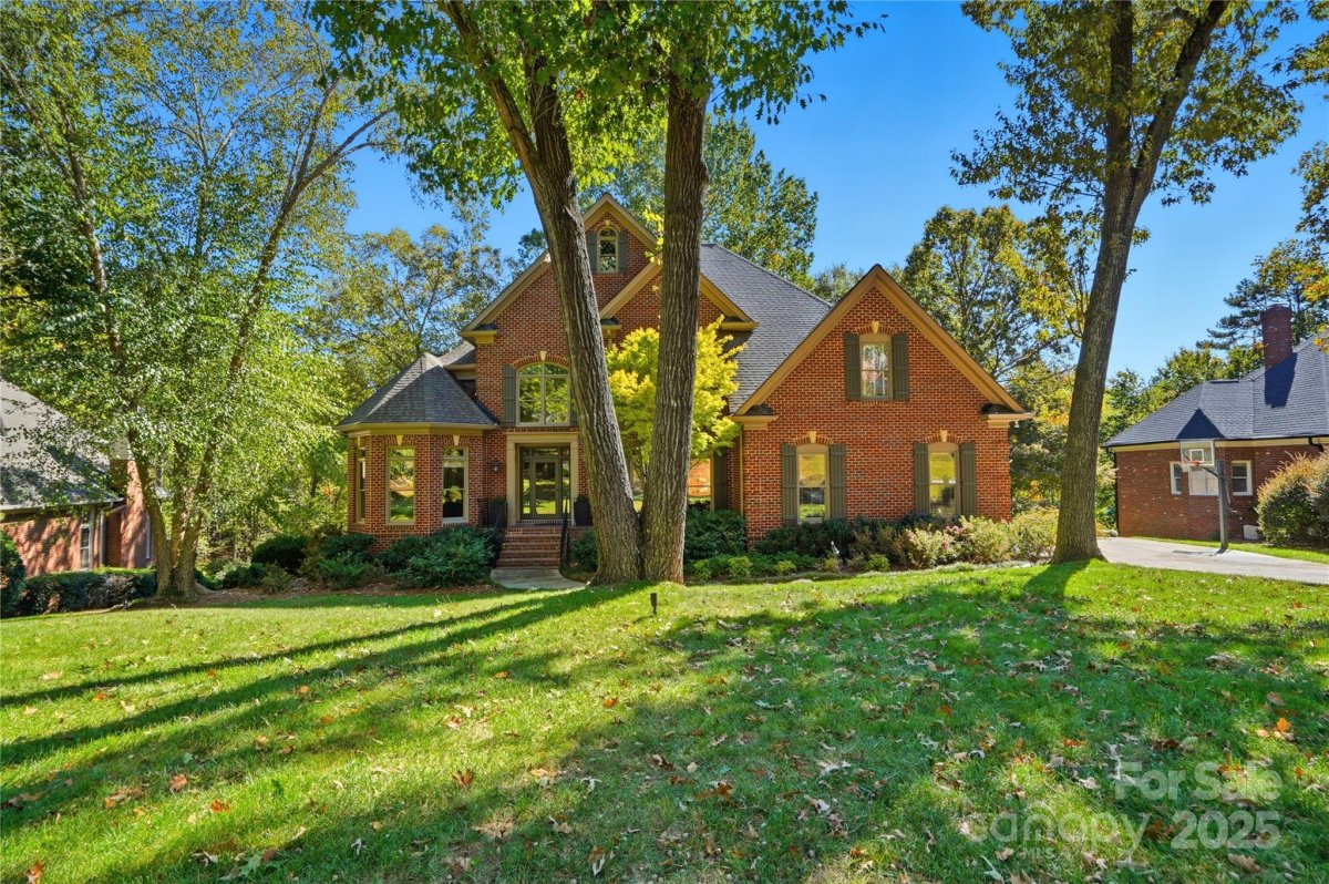 5931 Cabell View Court