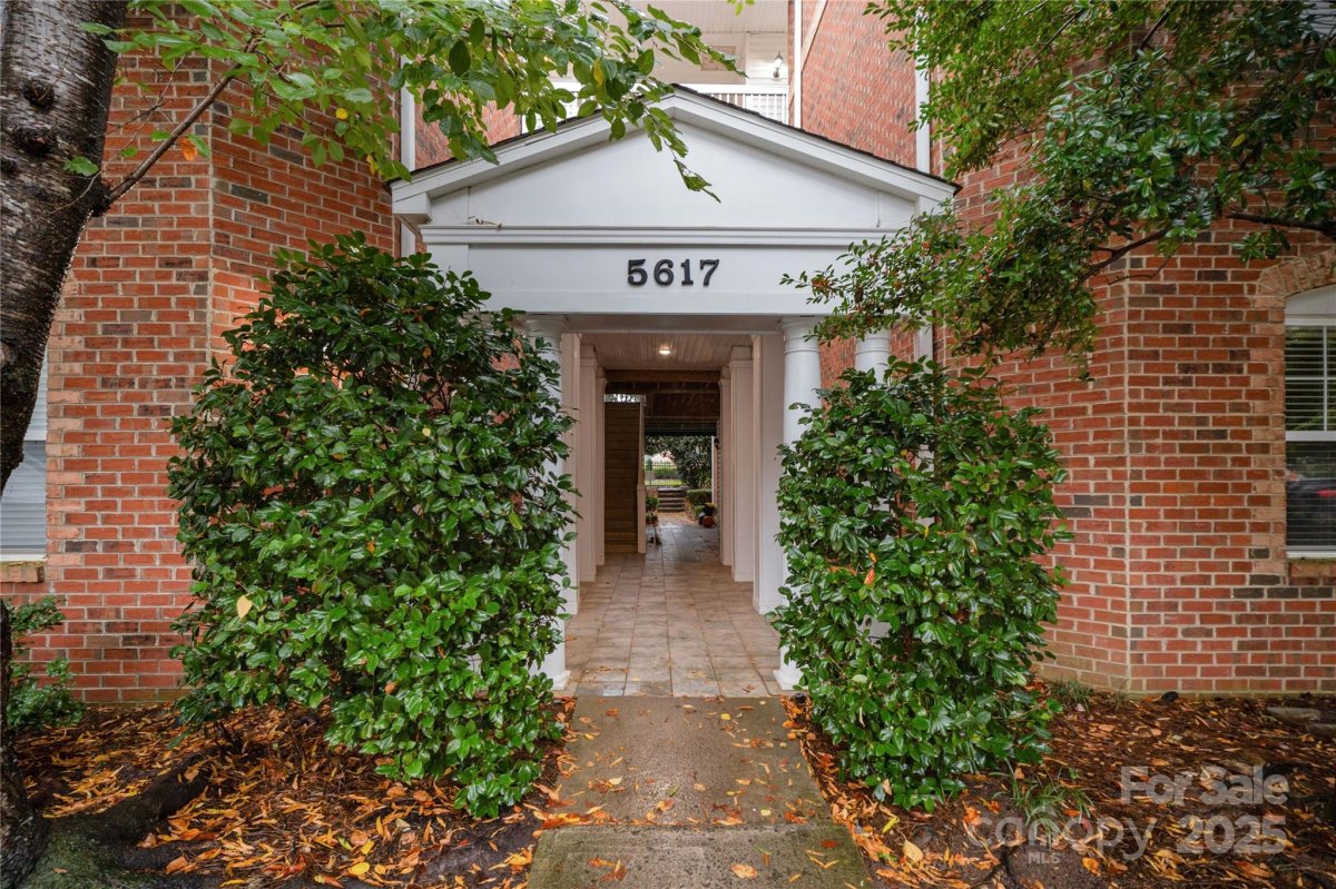 5617 Fairview Road 2