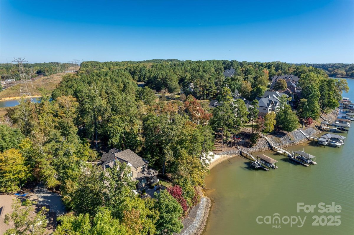 3305 Lake Pointe Drive