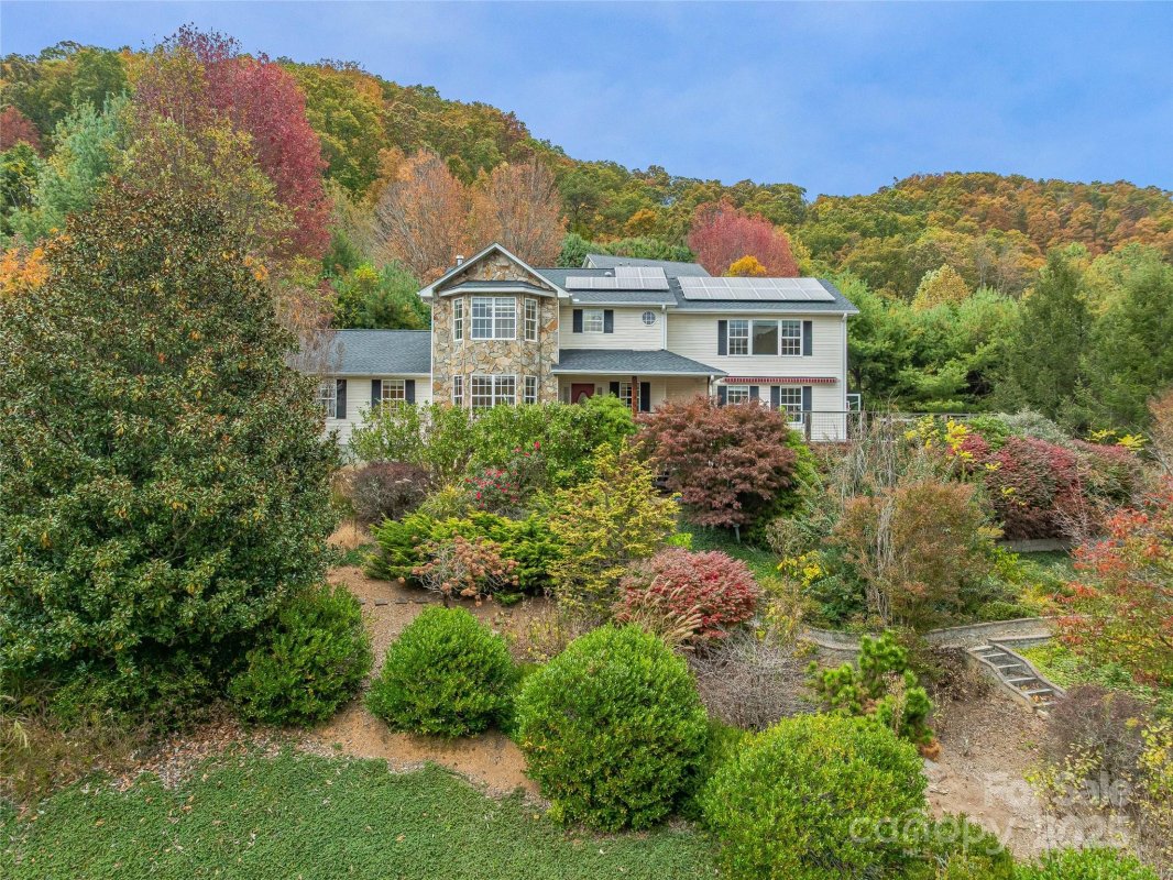 106 Thistle Tree Way