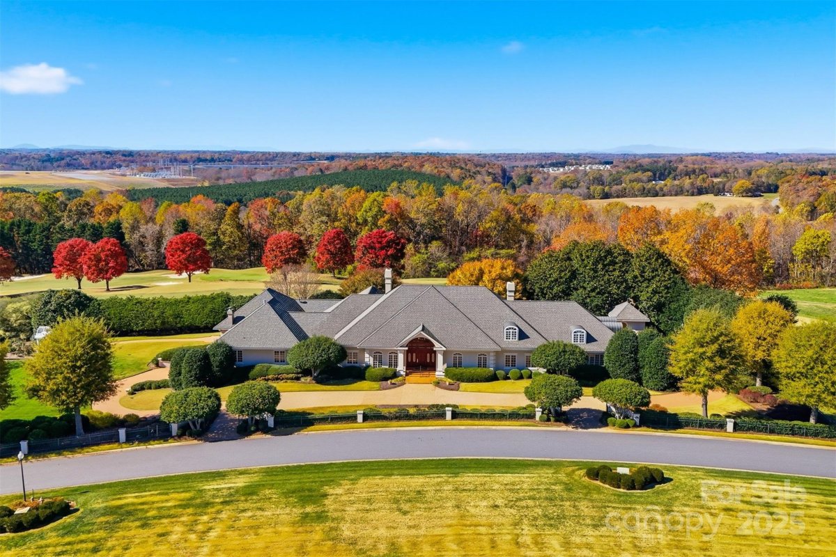 3619 Links Drive