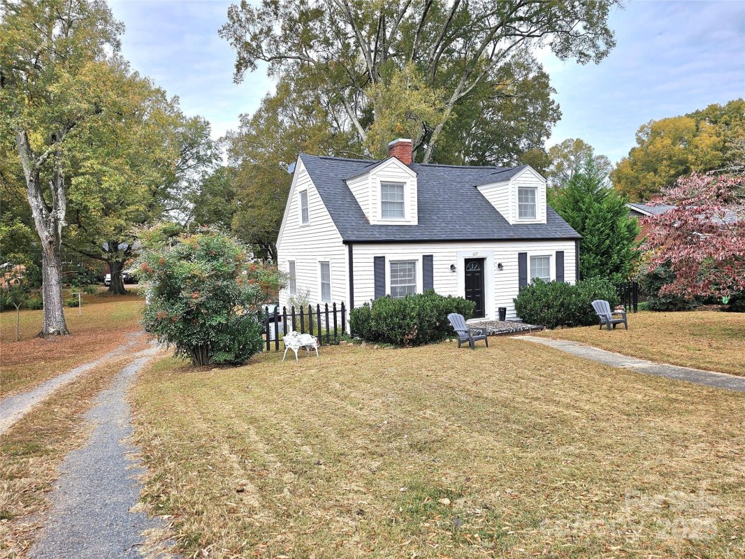 627 N 6th Street