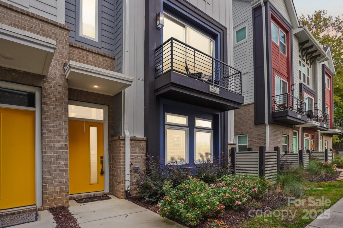 2242 Electric Lane