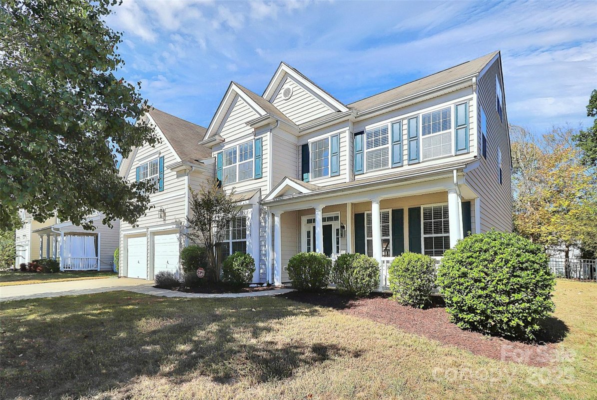 2108 Oakcliffe Court
