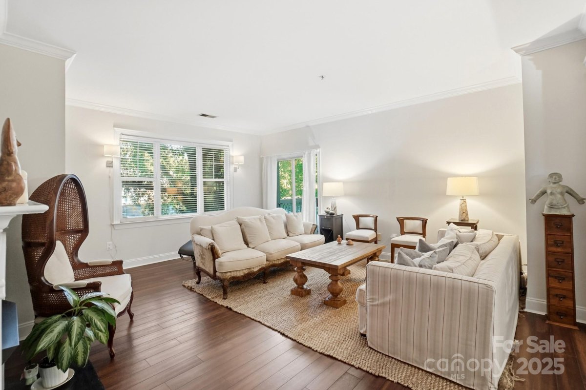 5617 Fairview Road