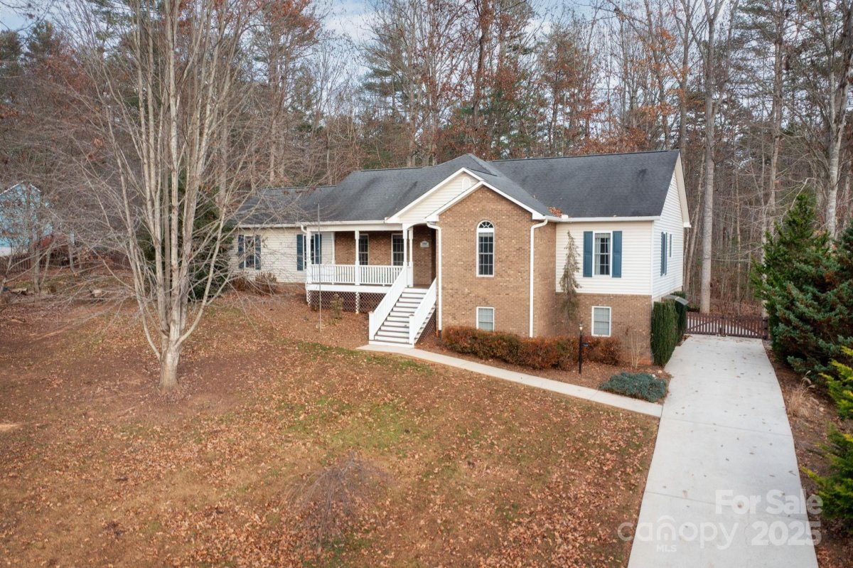 590 Brook Knoll Circle