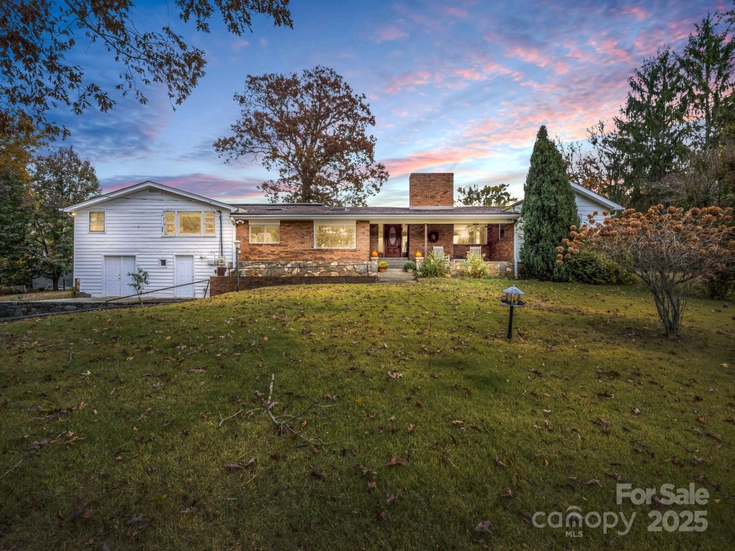 52 Loomis Avenue
