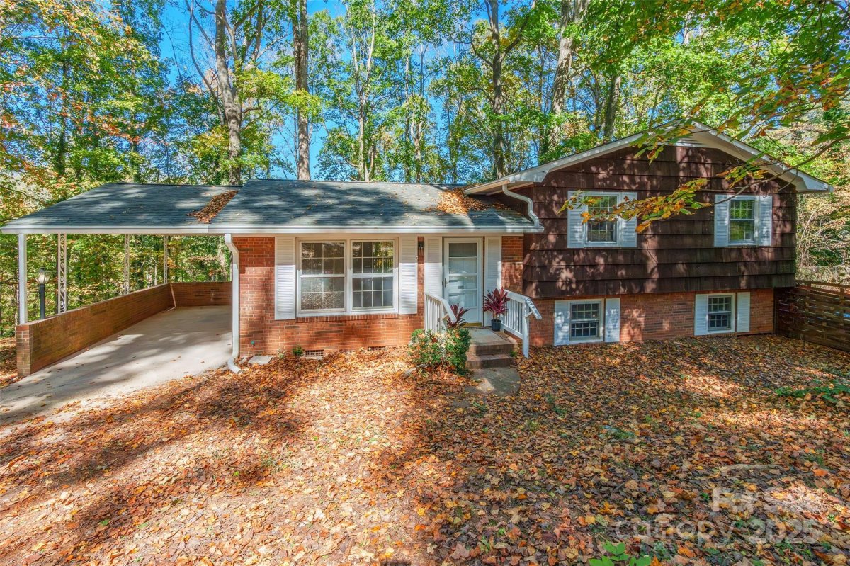 170 Heritage Lane