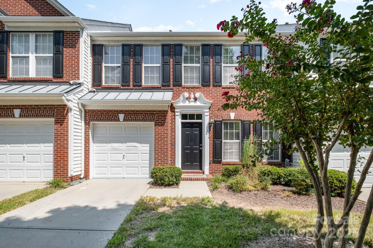132 S Arcadian Way