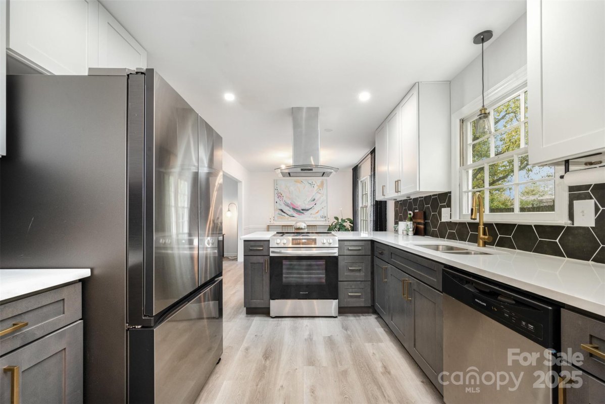 7315 Palmetto Court