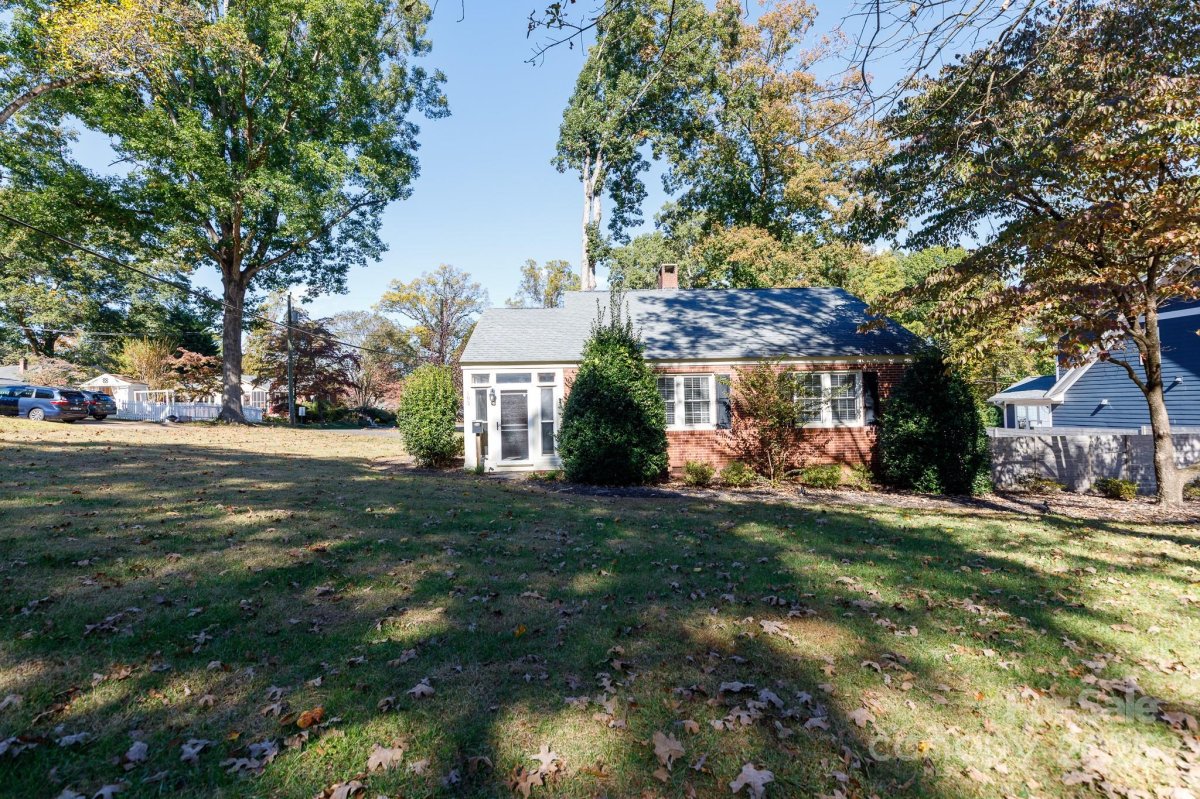 103 E Gregg Street