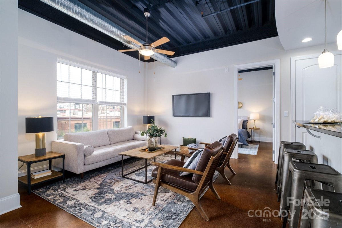 2338 Yadkin Avenue 203