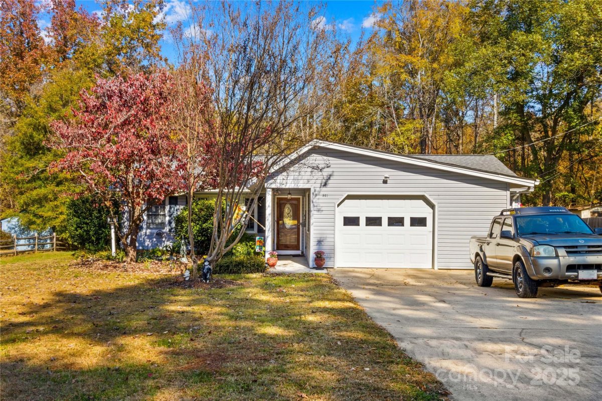 321 Crowell Lane