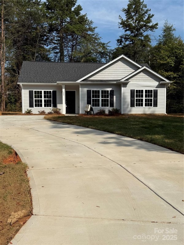 123 Creekside Drive