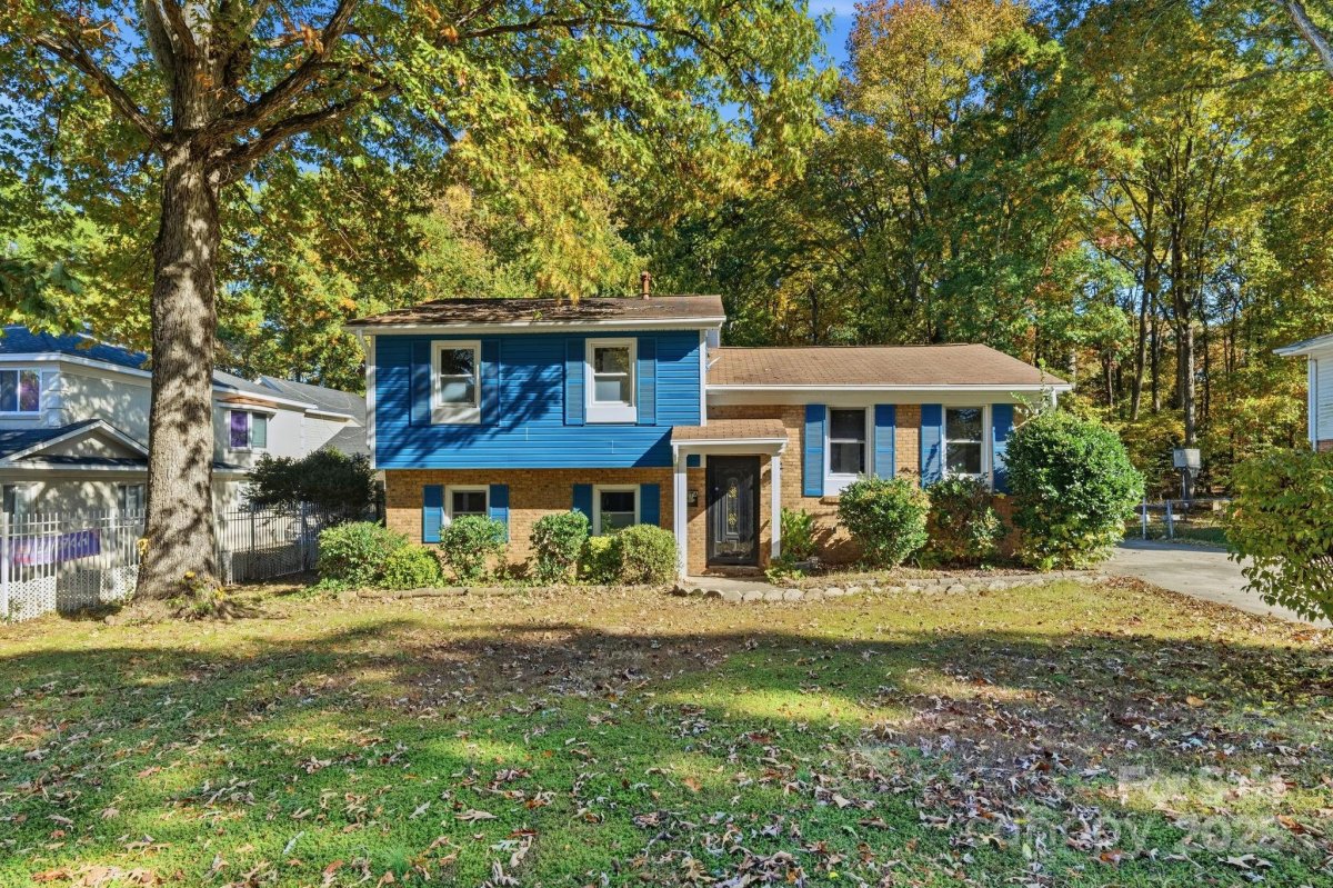 814 Dobson Drive