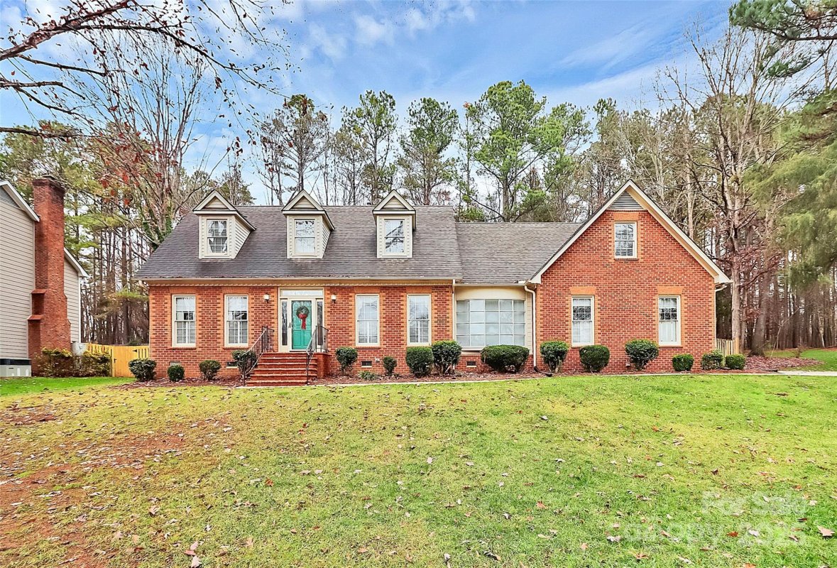 2664 Oakhurst Drive