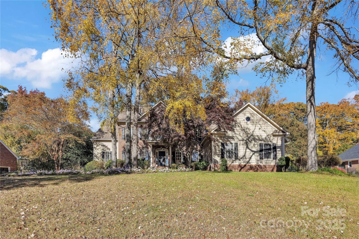 839 Craigmont Lane