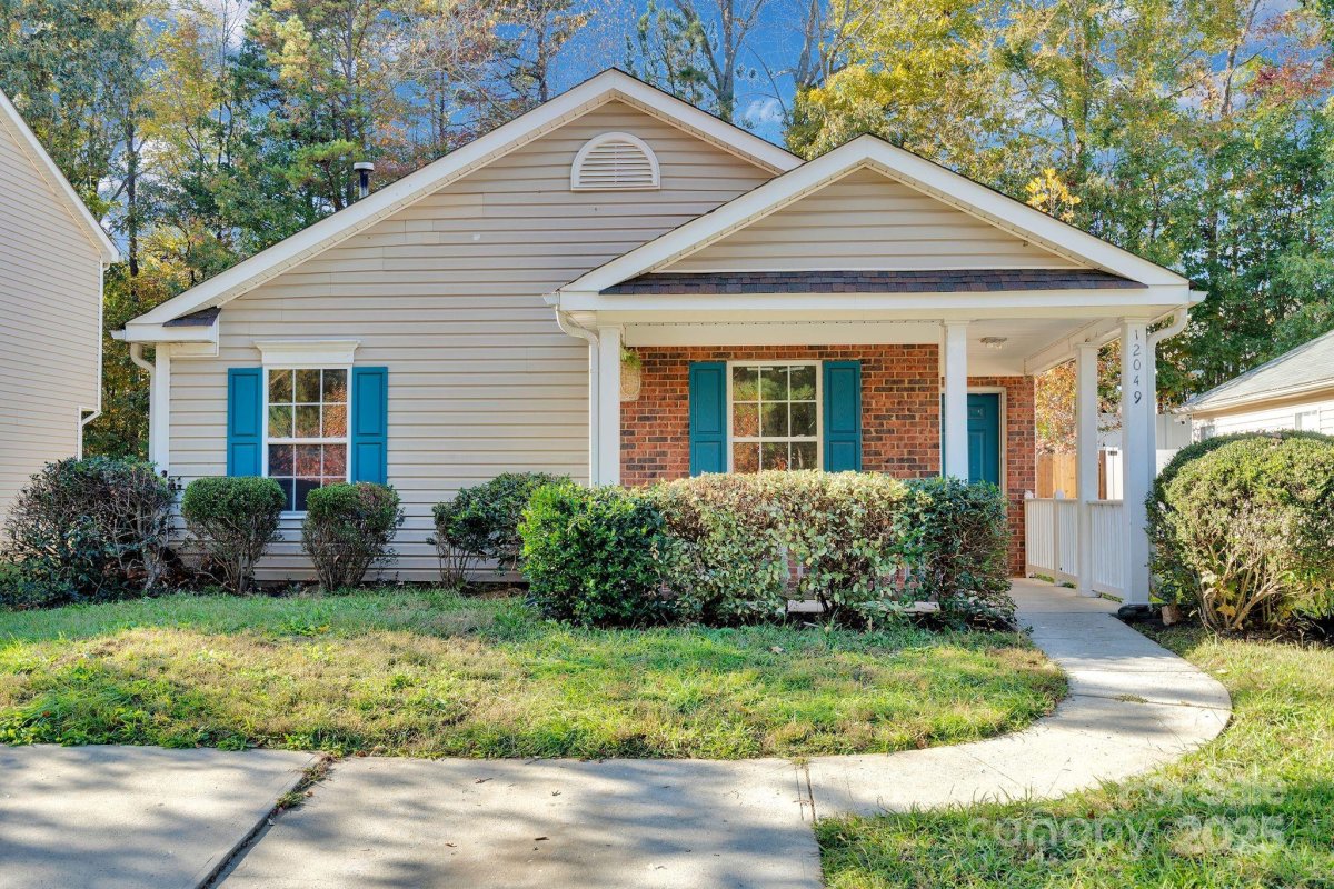 12049 Stewarts Crossing Drive