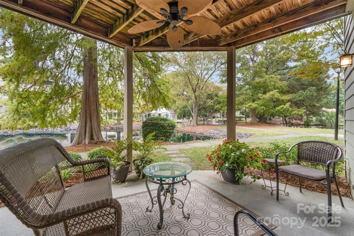 2525 Stockbridge Drive