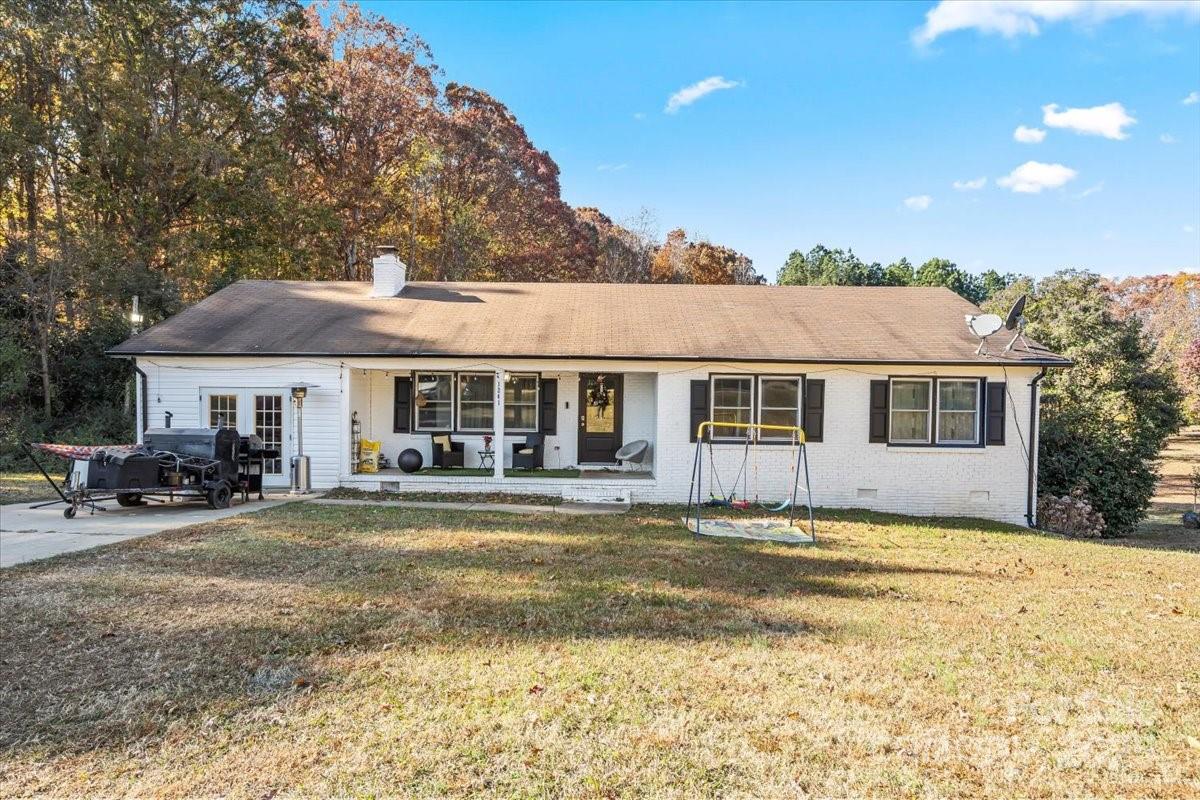 1241 Red River Road